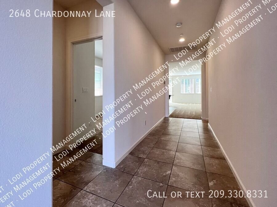 2648 Chardonnay Ln - Photo 3 of 34