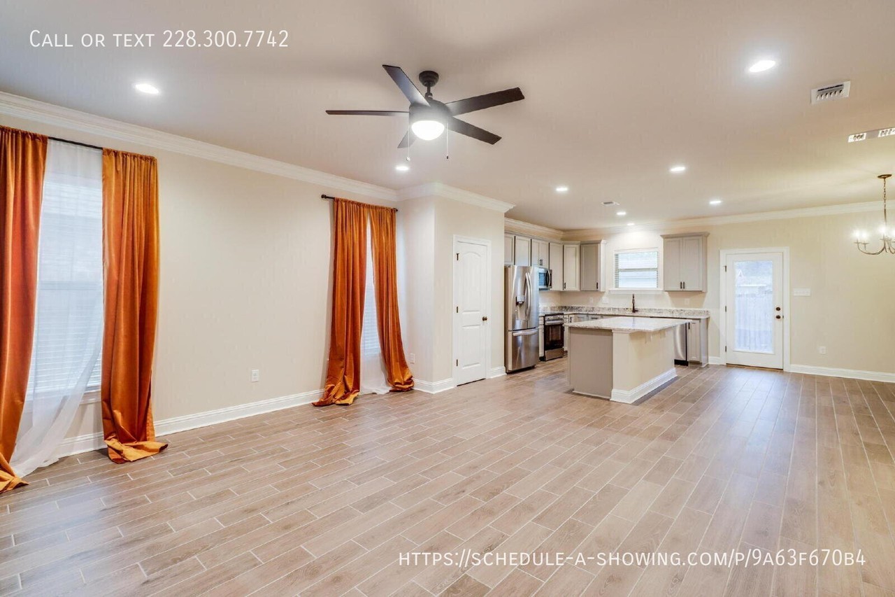 856 Leeward Dr - Photo 3 of 26