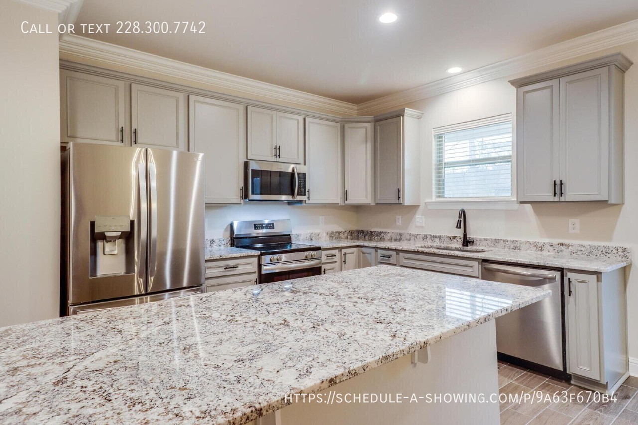 856 Leeward Dr - Photo 5 of 26