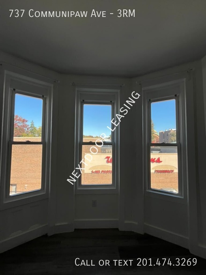 737 Communipaw Ave #3RM - Photo 7 of 11