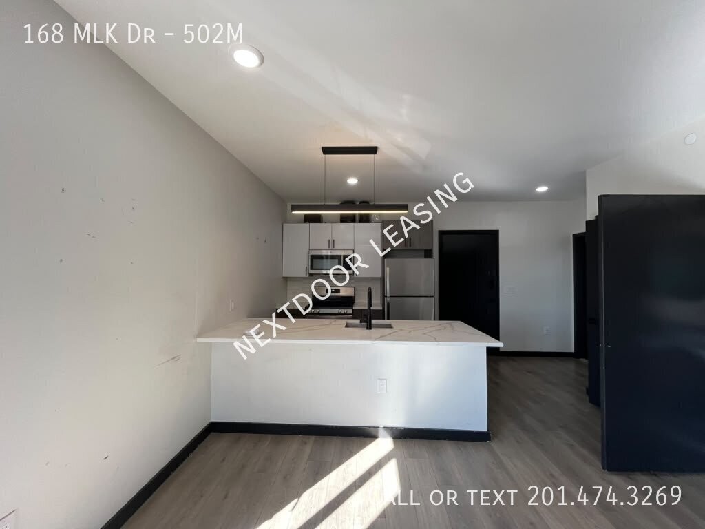 168 Martin Luther King Jr Dr #502M