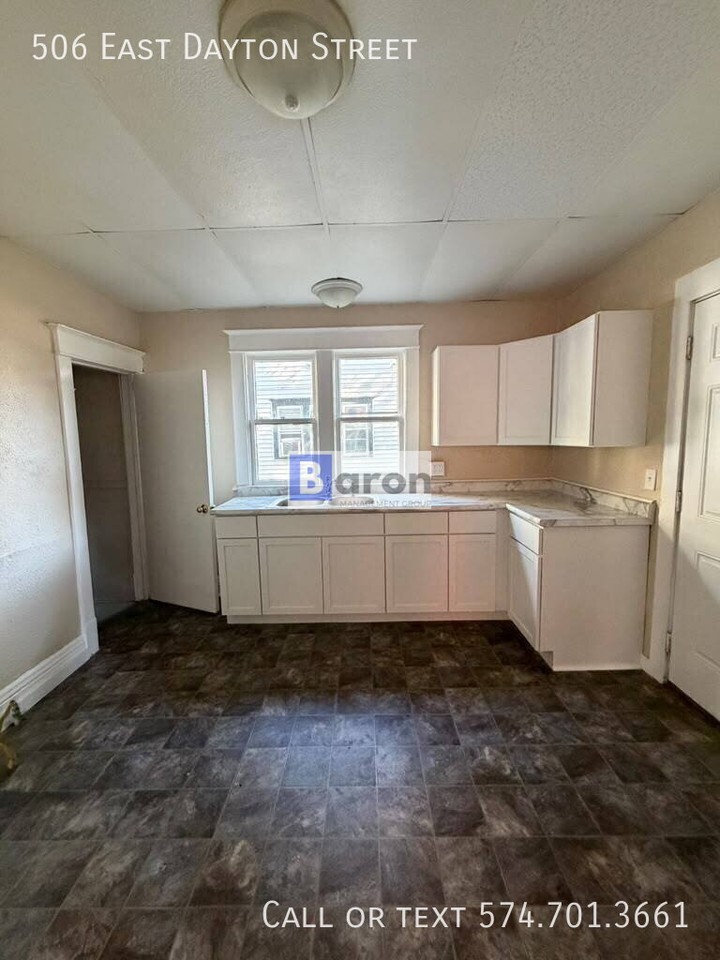 506 E Dayton St - Photo 6 of 8