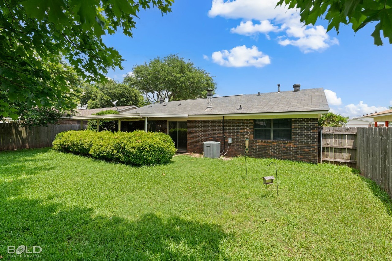 4506 General Ewell Dr - Photo 2 of 31