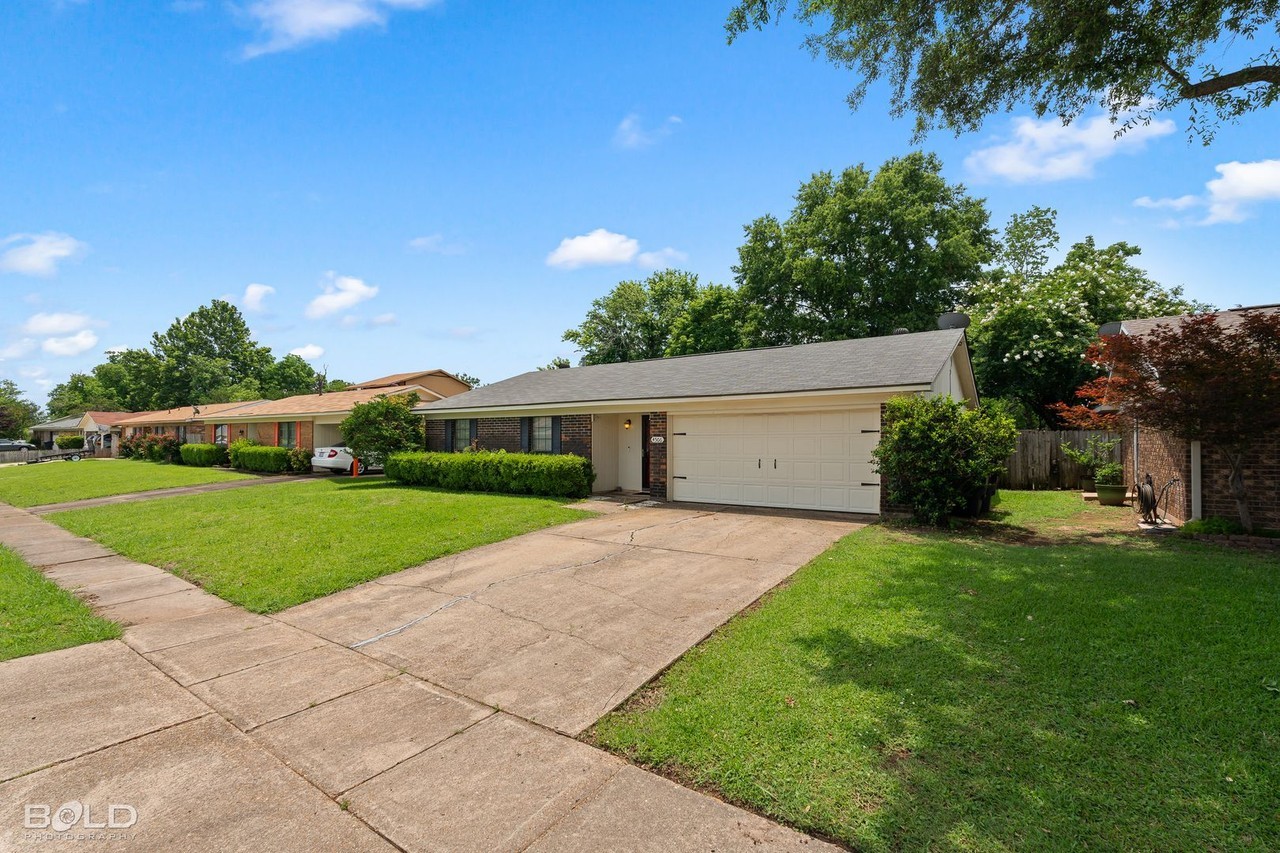 4506 General Ewell Dr - Photo 4 of 31