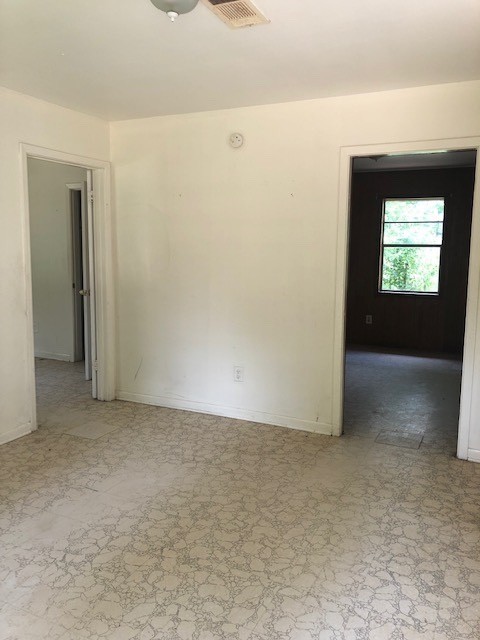 3312 Catherine St - Photo 2 of 8