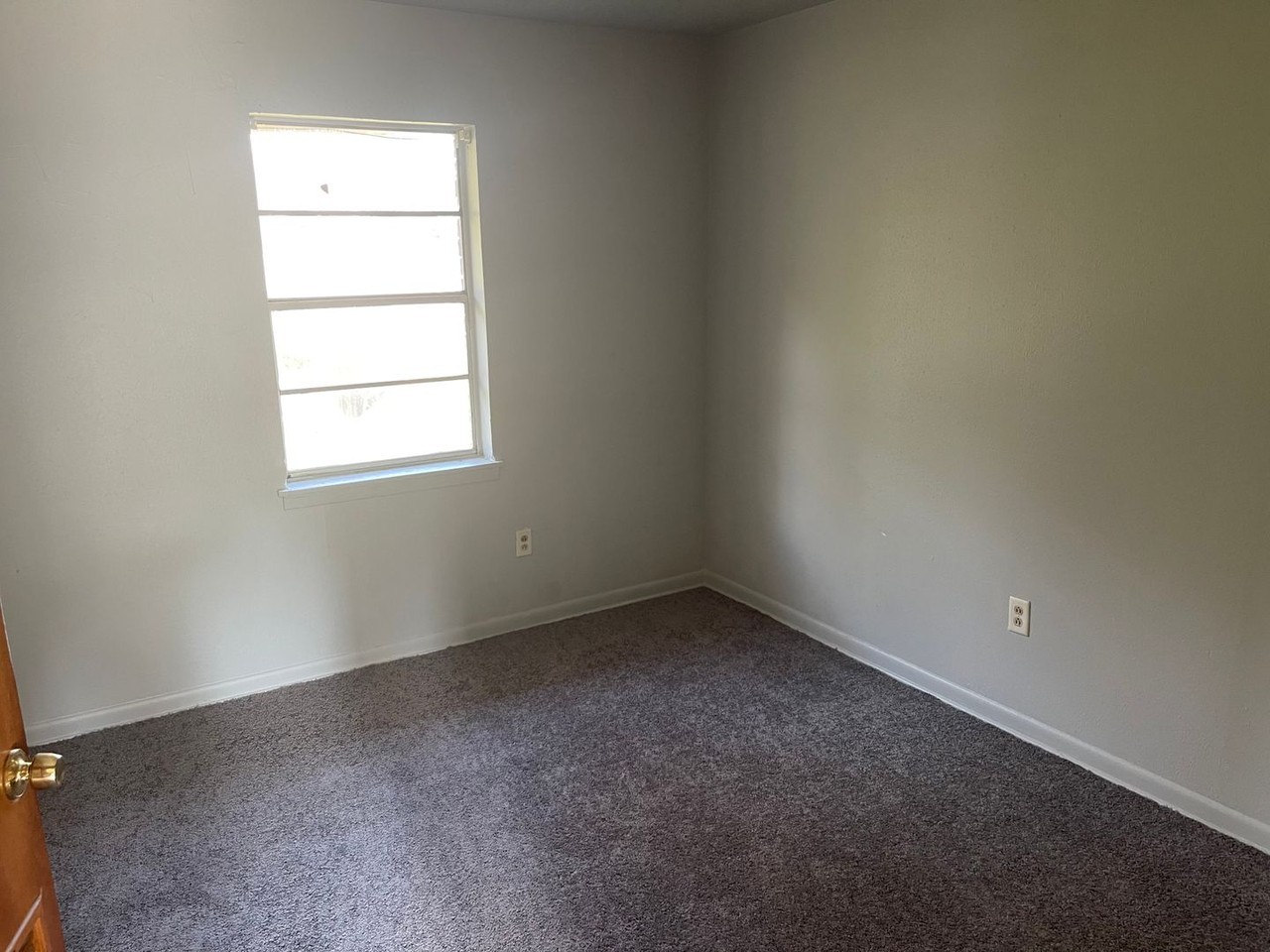 3402 Catherine St - Photo 4 of 4