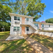 1504 Oakwood Ave Ne #4 - Photo 1 of 1