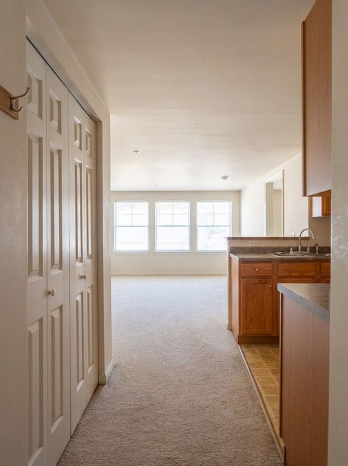 181 Lower Main St - Photo 2 of 10
