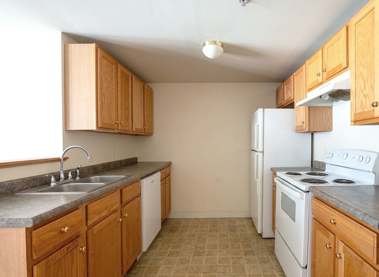 181 Lower Main St - Photo 4 of 10