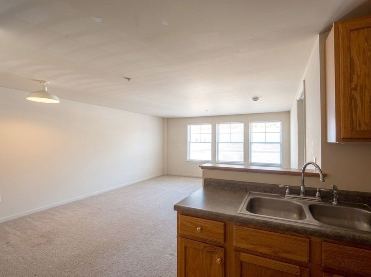 181 Lower Main St - Photo 5 of 10