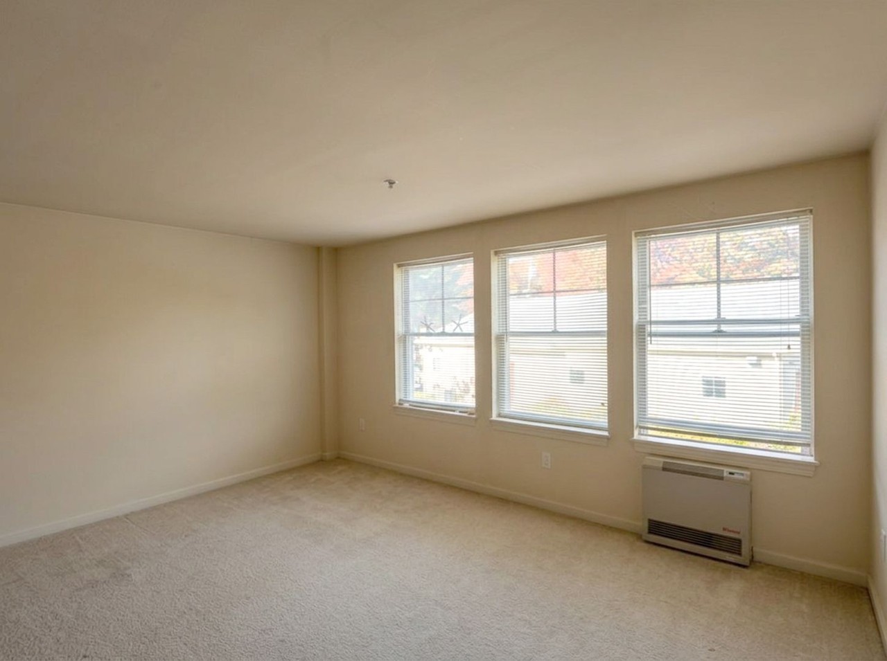 181 Lower Main St - Photo 7 of 10