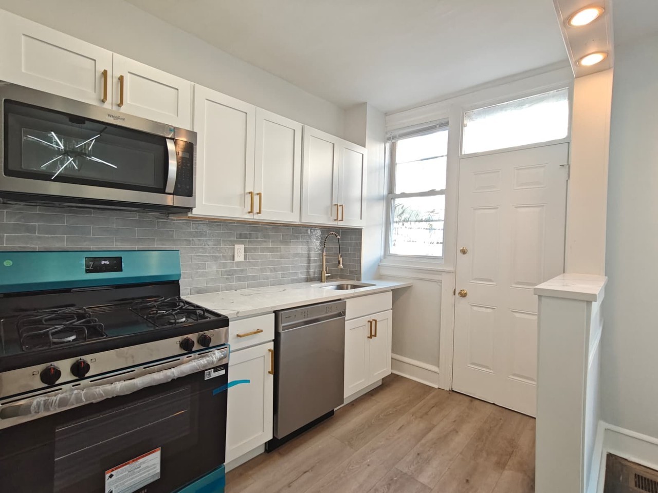 5821 Hazel Ave - Photo 4 of 15