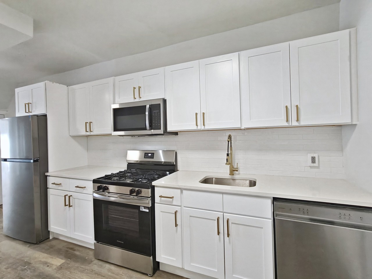 5709 Hadfield St - Photo 4 of 12
