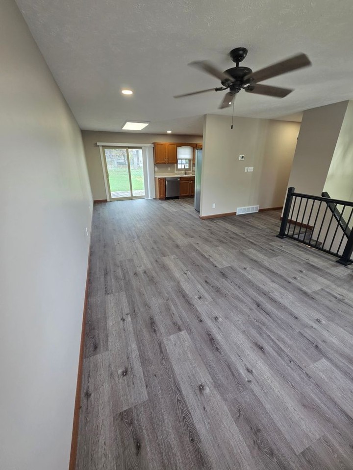2302 Fairview Dr - Photo 2 of 12