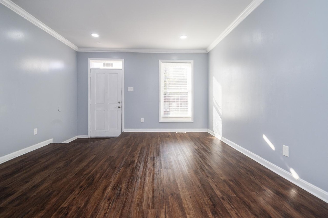 1036 W Lombard St - Photo 5 of 26