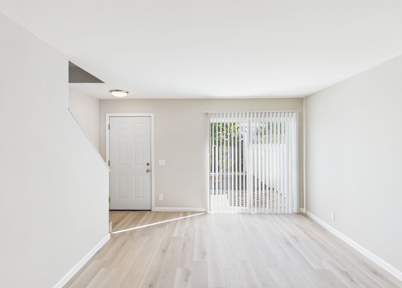 660 N Hickory St #D - Photo 2 of 29