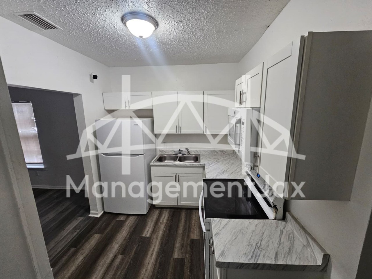 1165 Hart St - Photo 5 of 14