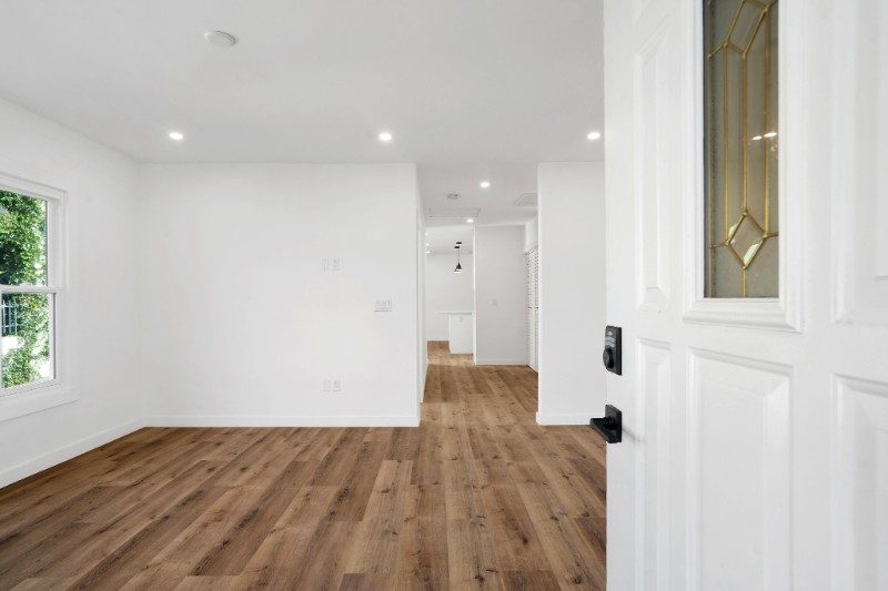 5044 Hartwick St - Photo 3 of 25