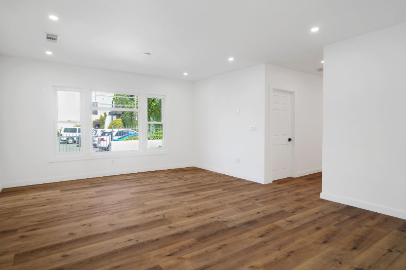 5044 Hartwick St - Photo 6 of 25