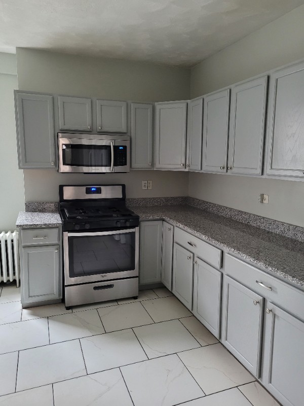 2124 Sidney St - Photo 7 of 16
