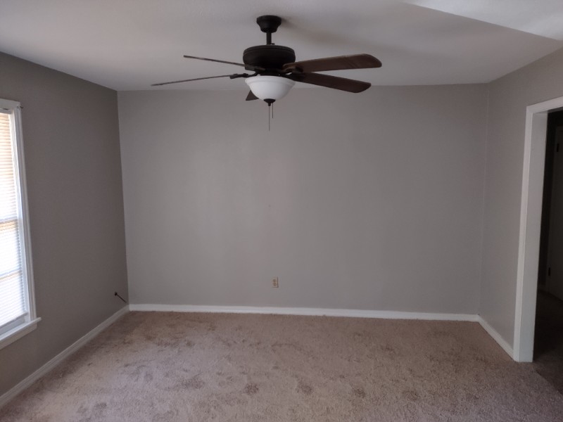 1409 N Mcguire Ave - Photo 2 of 6