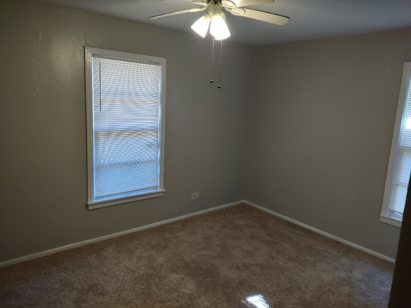 1409 N Mcguire Ave - Photo 4 of 6