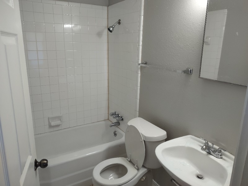 1409 N Mcguire Ave - Photo 6 of 6