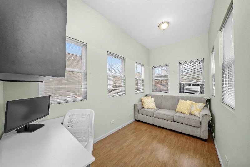 901 S Bishop St #2 - Photo 6 of 20