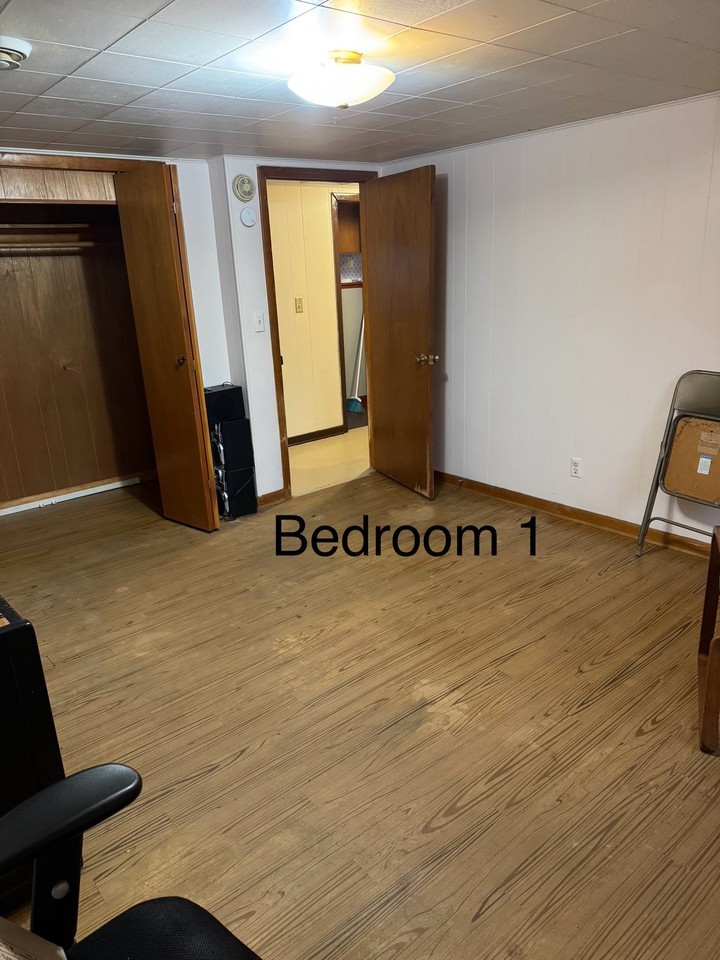 947 1/2 South Ave #2 - Photo 3 of 10