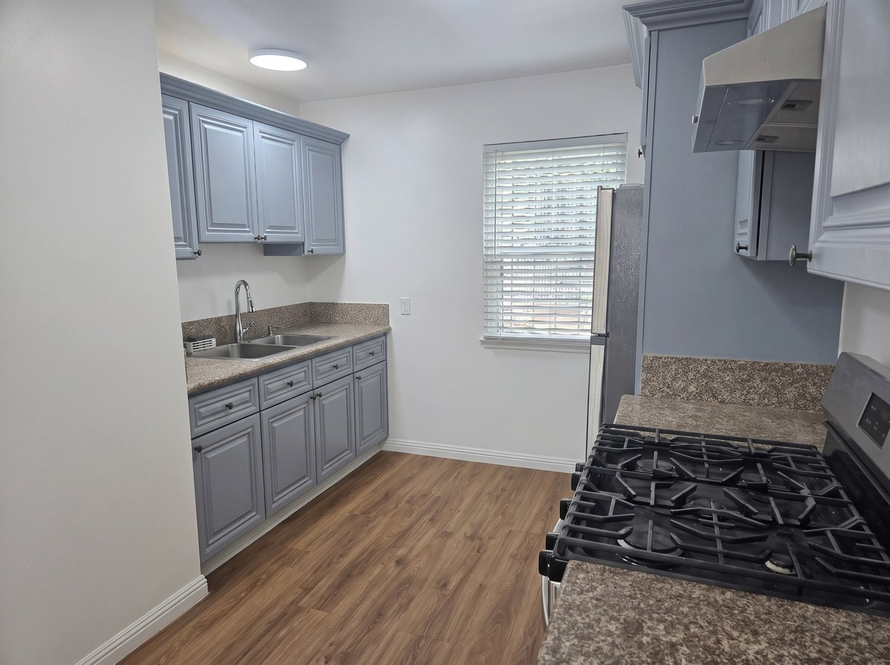 3821 Meade Ave - Photo 2 of 6