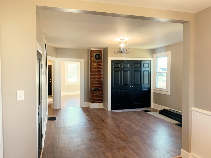 810 N Montgomery St - Photo 4 of 14