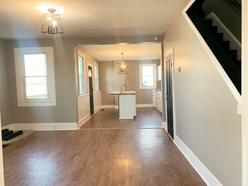 810 N Montgomery St - Photo 5 of 14