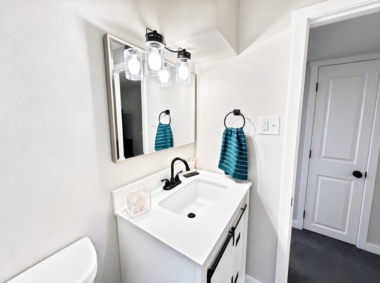 401 Leo Ln #B - Photo 7 of 20
