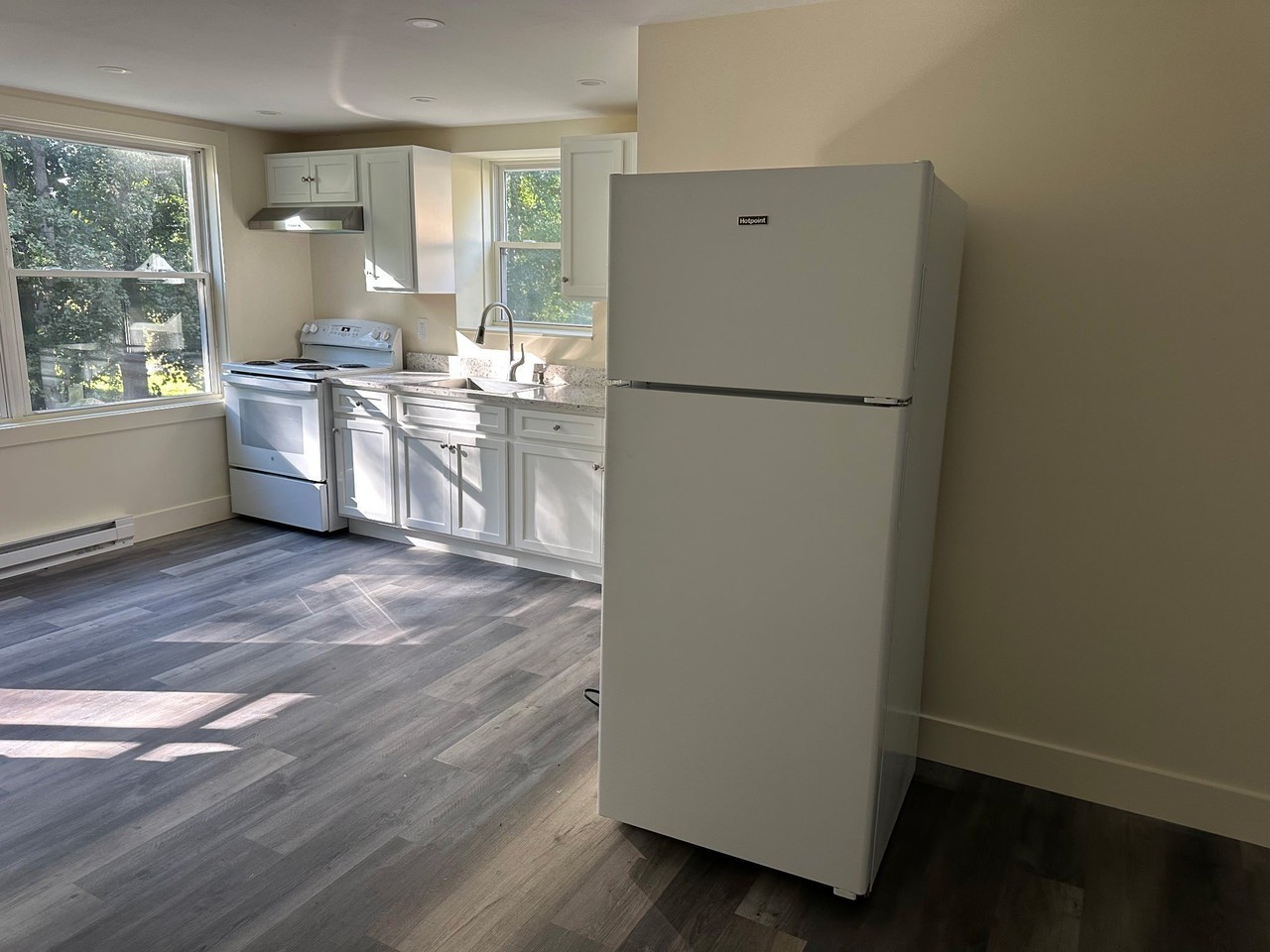 23 Park Pl #8 - Photo 2 of 12