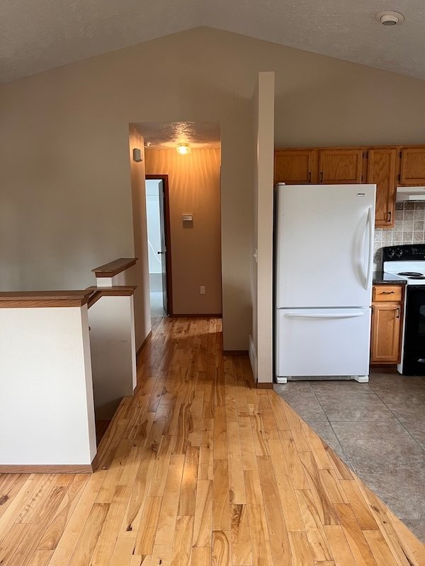 808 N Fairchild Dr - Photo 3 of 11