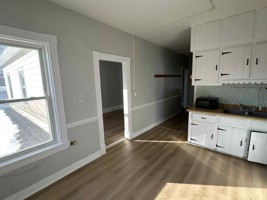 featured image of 253 Lake St #3