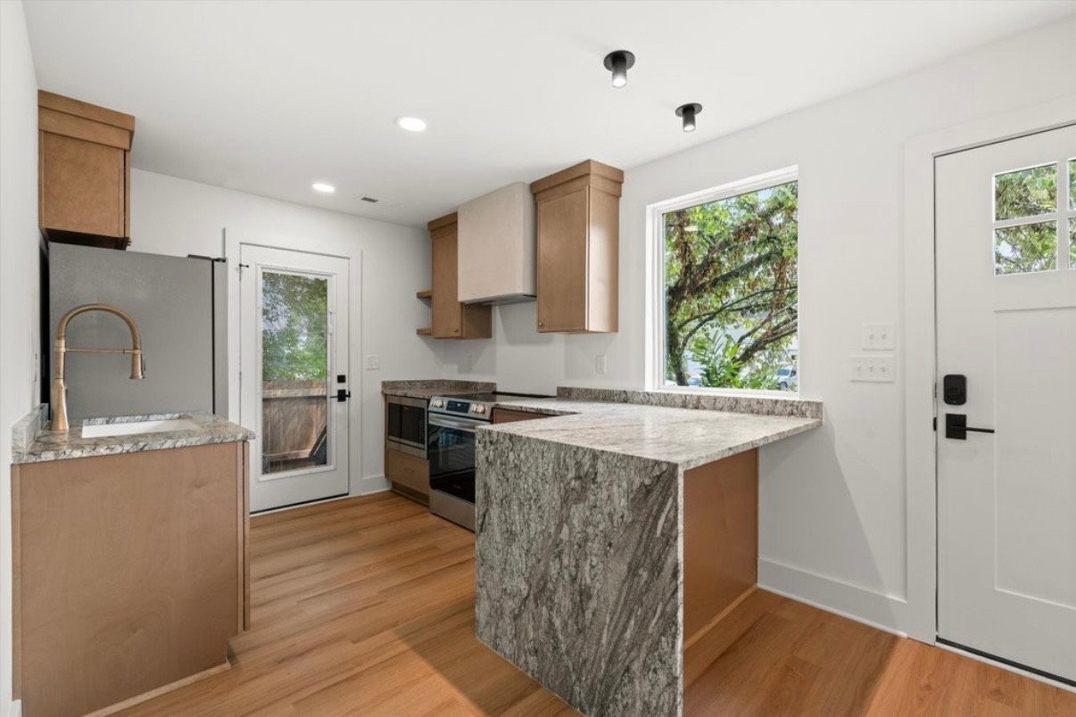 805 25th Ave N #A - Photo 7 of 20