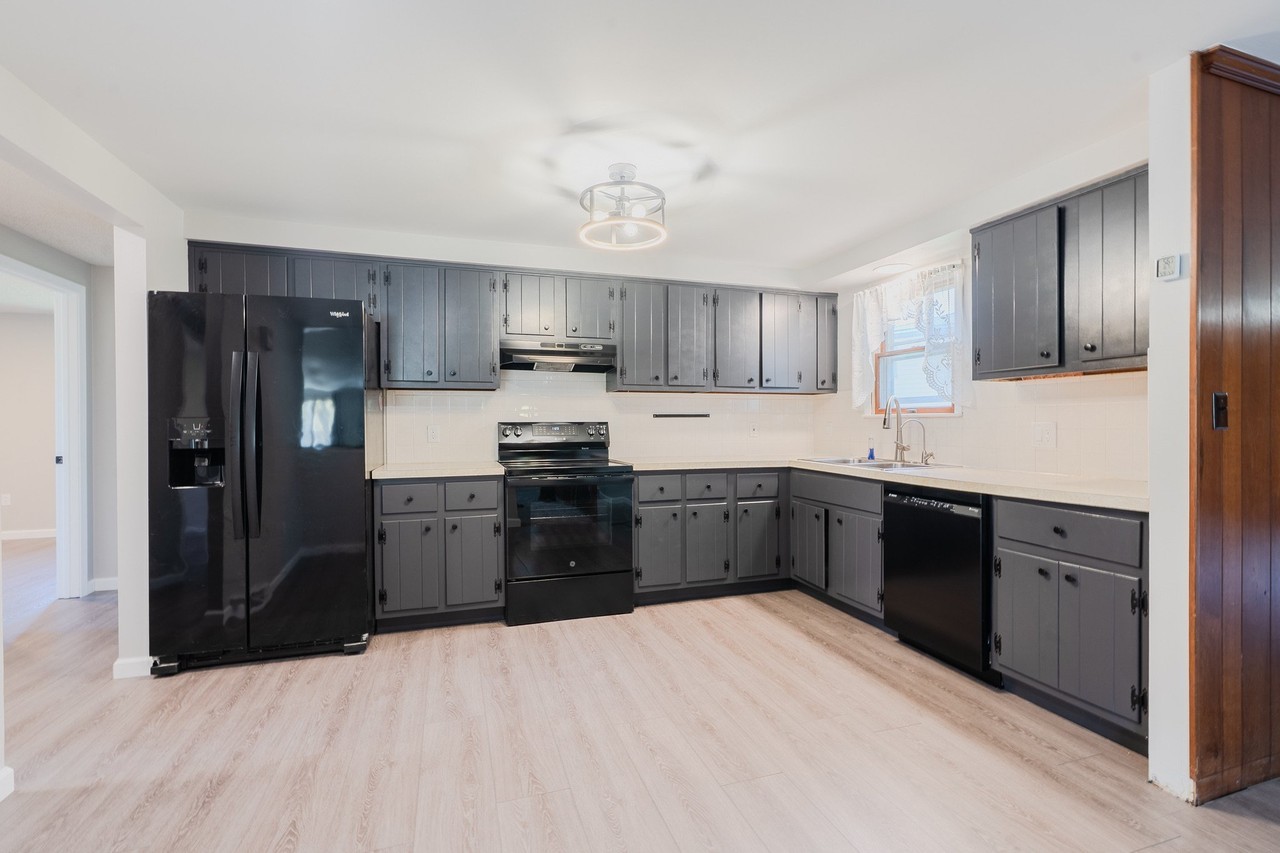 15 Glendale Ter - Photo 2 of 15