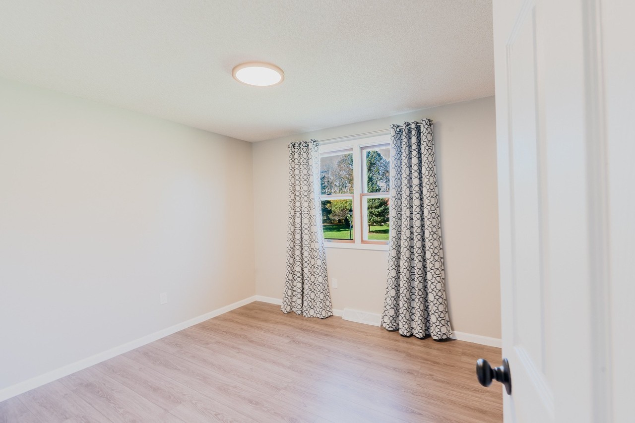 15 Glendale Ter - Photo 4 of 15