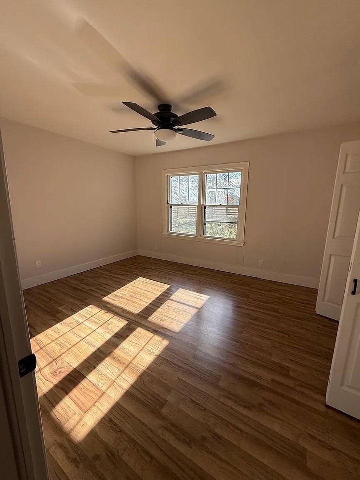1504 Harrison Rd - Photo 5 of 16