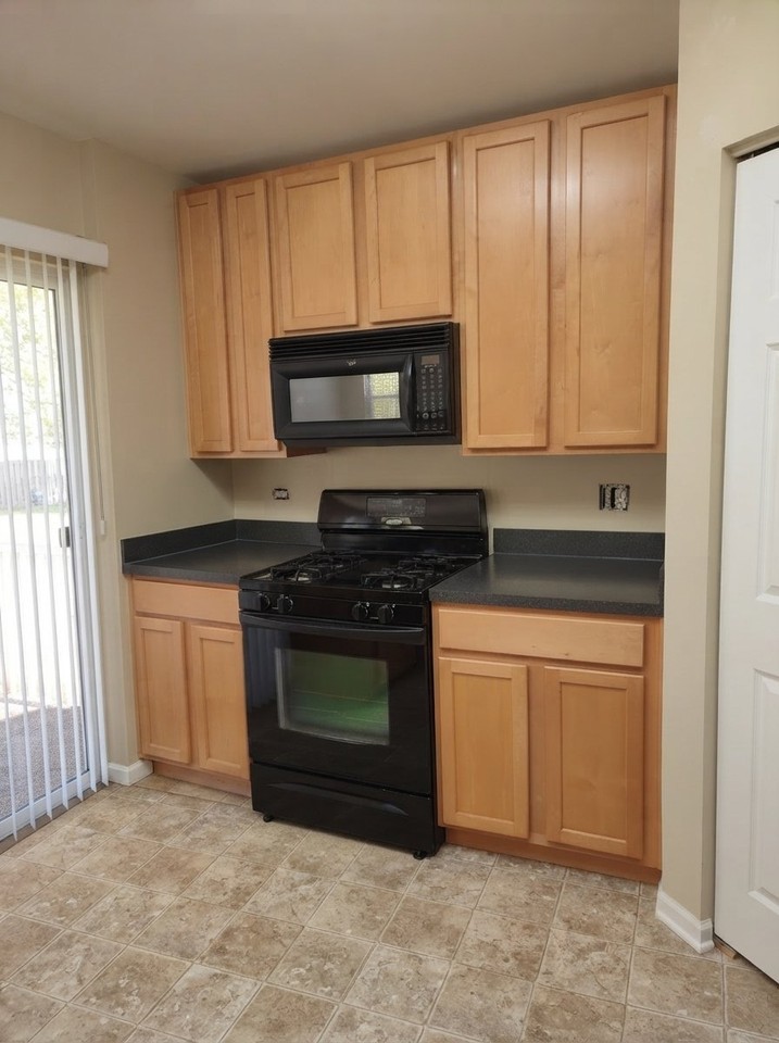 13 Christie Ct - Photo 2 of 20