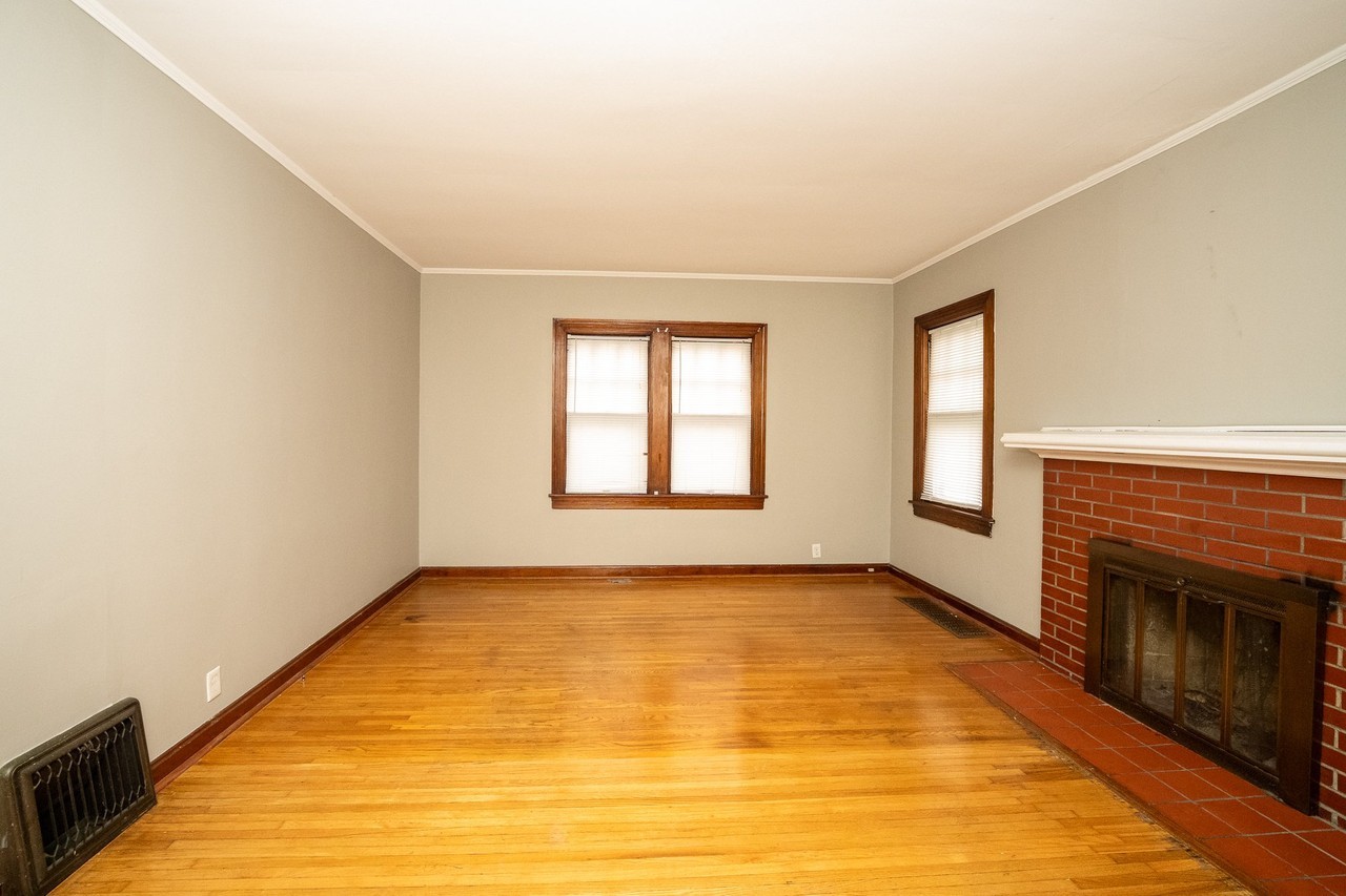 104 S Weinbach Ave - Photo 4 of 20
