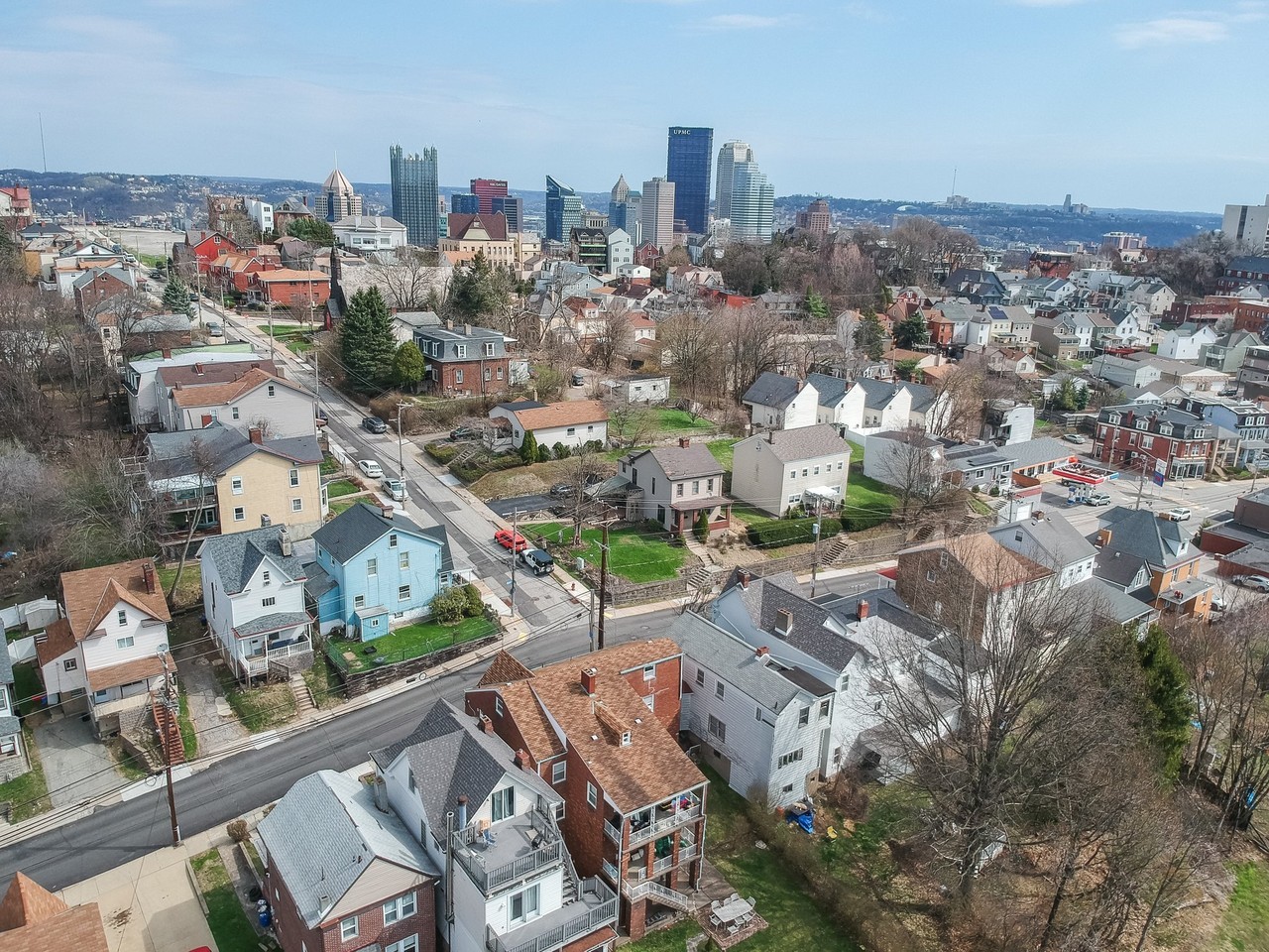 323 Virginia Ave - Photo 2 of 20