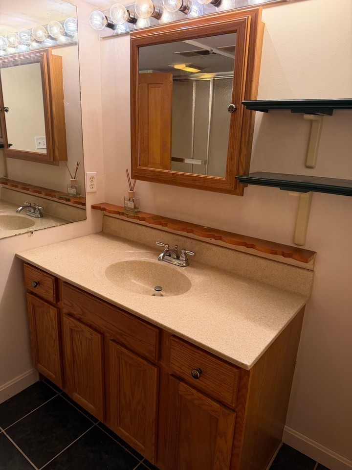 401 Tremont St - Photo 4 of 6
