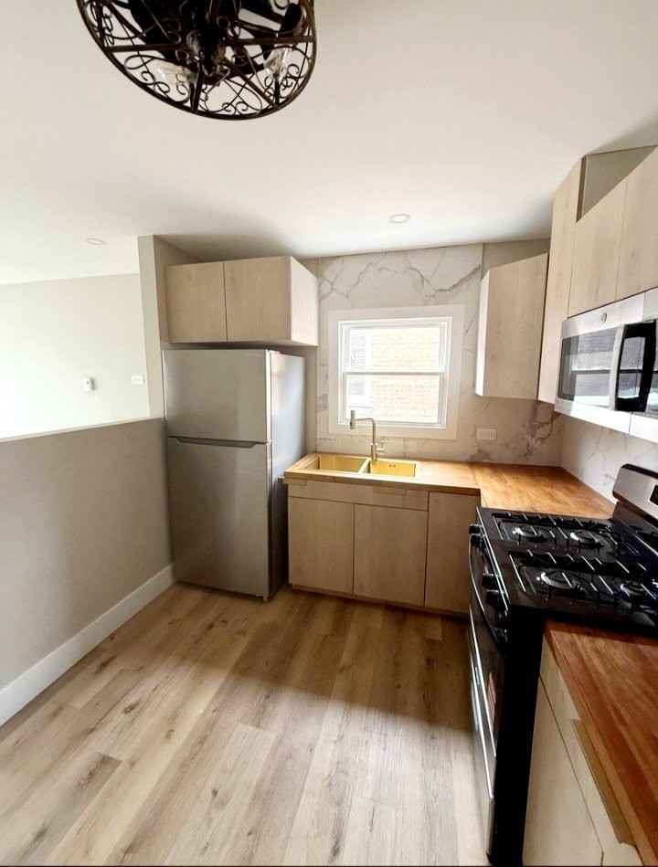 1506 W 127th St #2W - Photo 3 of 8