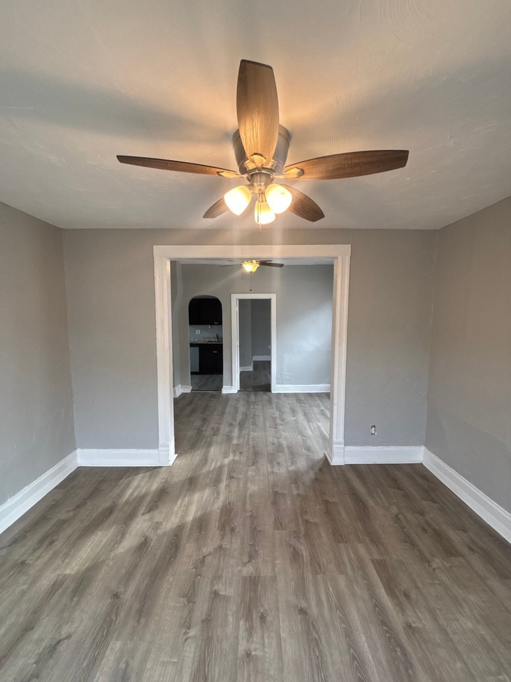 7321 S Kenwood Ave #1 - Photo 3 of 7