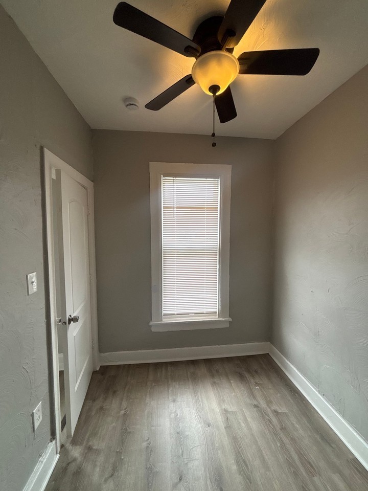 7321 S Kenwood Ave #1 - Photo 5 of 7