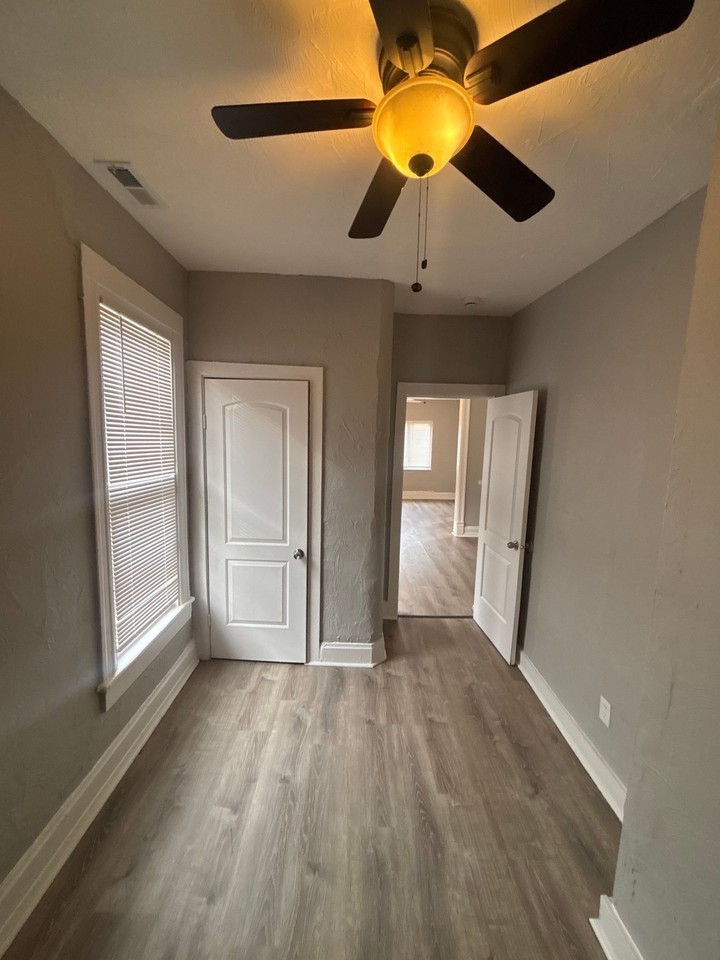 7321 S Kenwood Ave #1 - Photo 6 of 7