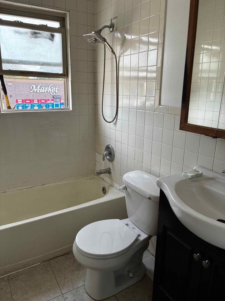 30 E 34th St #1 - Photo 4 of 5