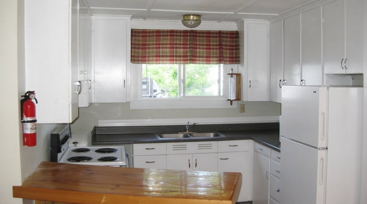 932 E Main St #B - Photo 2 of 5